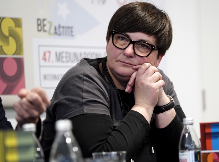 SAM SAMCAT  Bobo Jelčić, reditelj  Zdenka Gold, producent  Snježana Sinovčić Šiškov, glumica