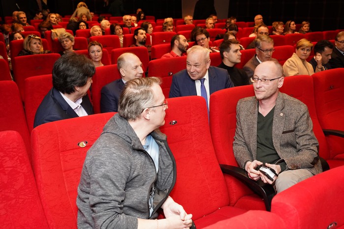 Na projekciji filma Srpski gambit: Zvezda i smrt grofa Vronskog