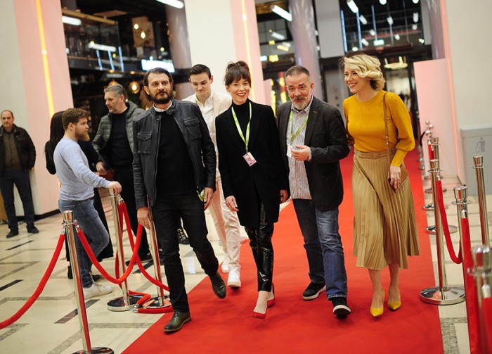 Beograd 26.02.2019. Fest 2019, ekipa filma Osmi povjerenik pred projekciju u kombank dvorani. Film je najavio umetnicki direktor Fest-a Jugoslav Pantelic. foto Dusan Milenkovic