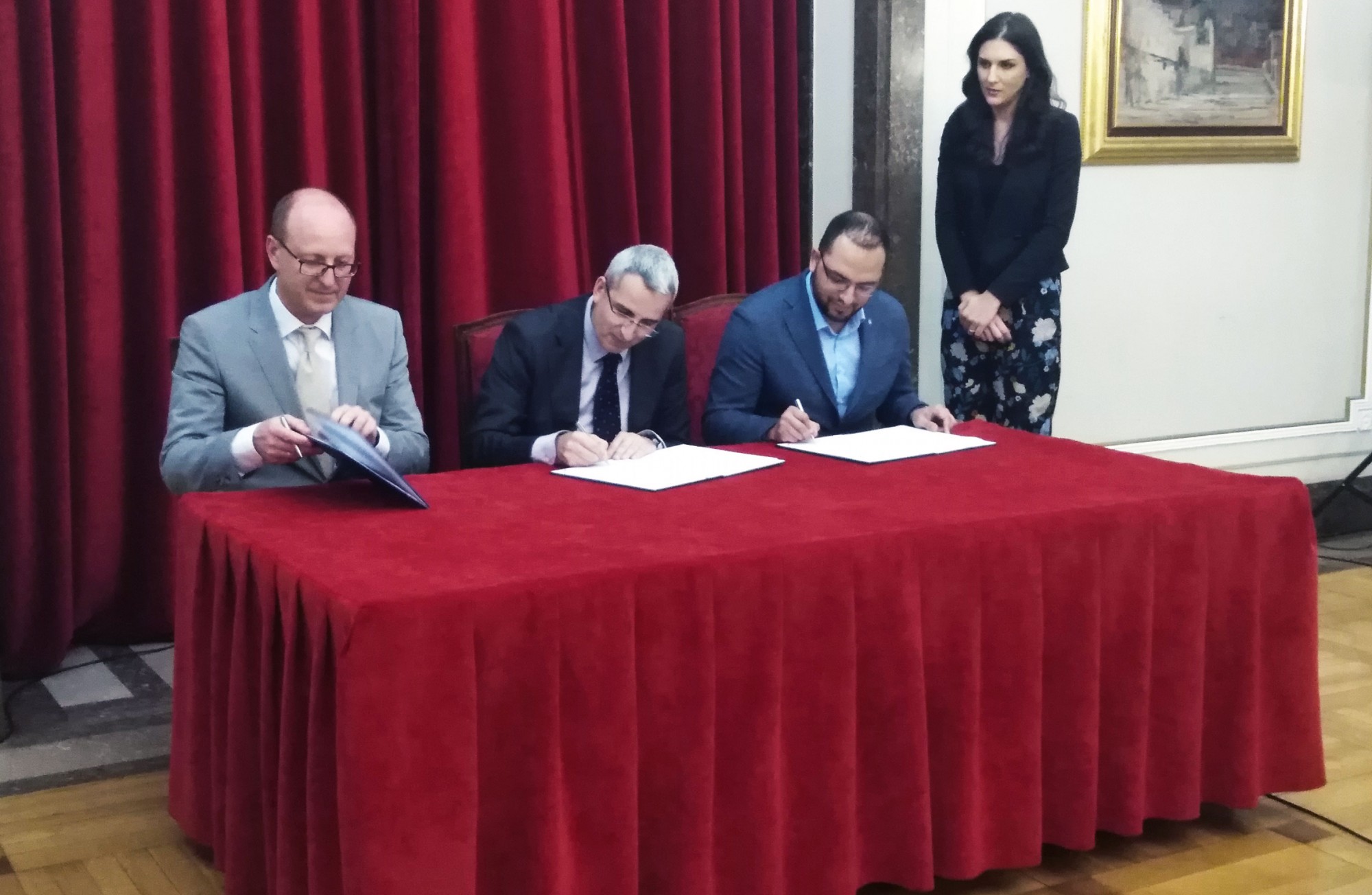 Potpisan sporazum o saradnji Luk Oil, Grada Beograda i CEBEF-a